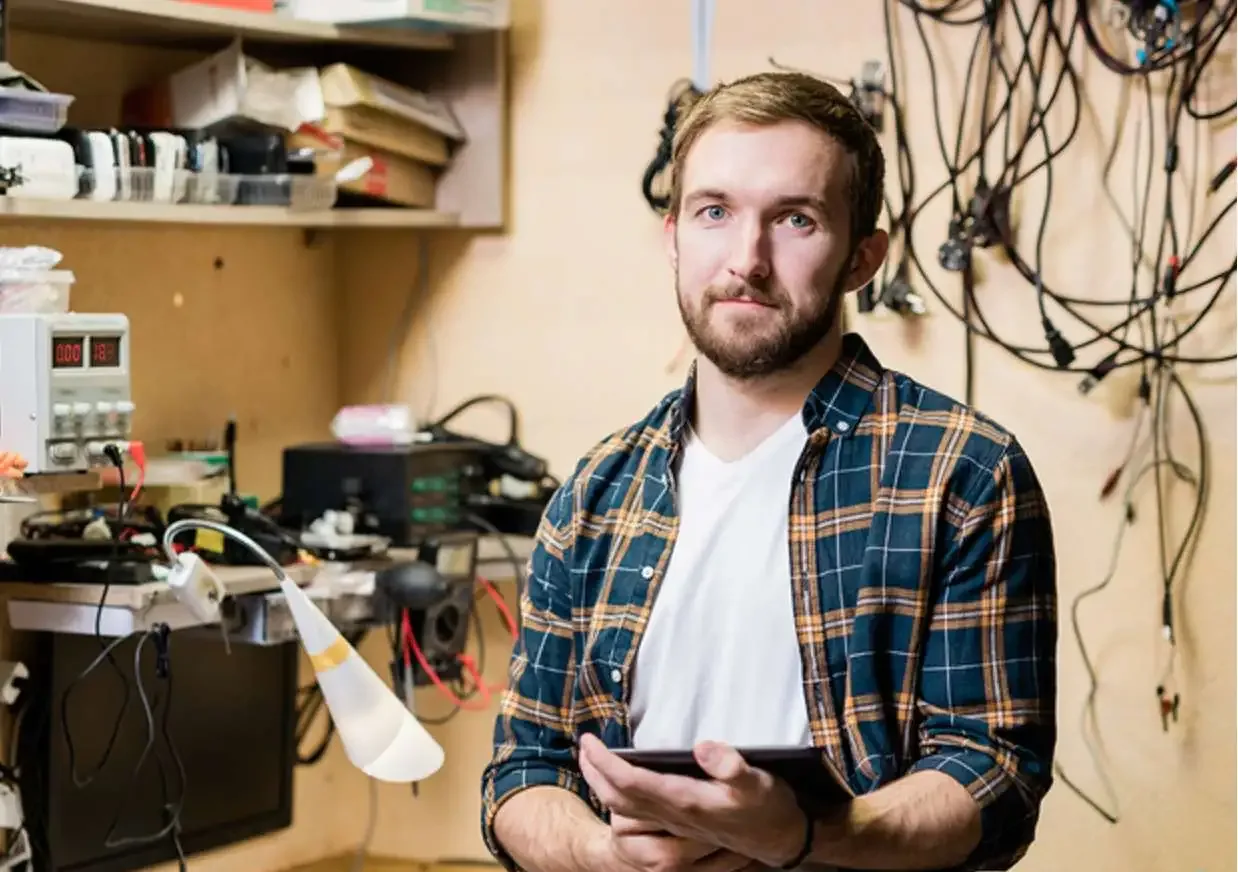 Мастер Дмитрий Кузнецов — ремонт компьютеров и телевизоров